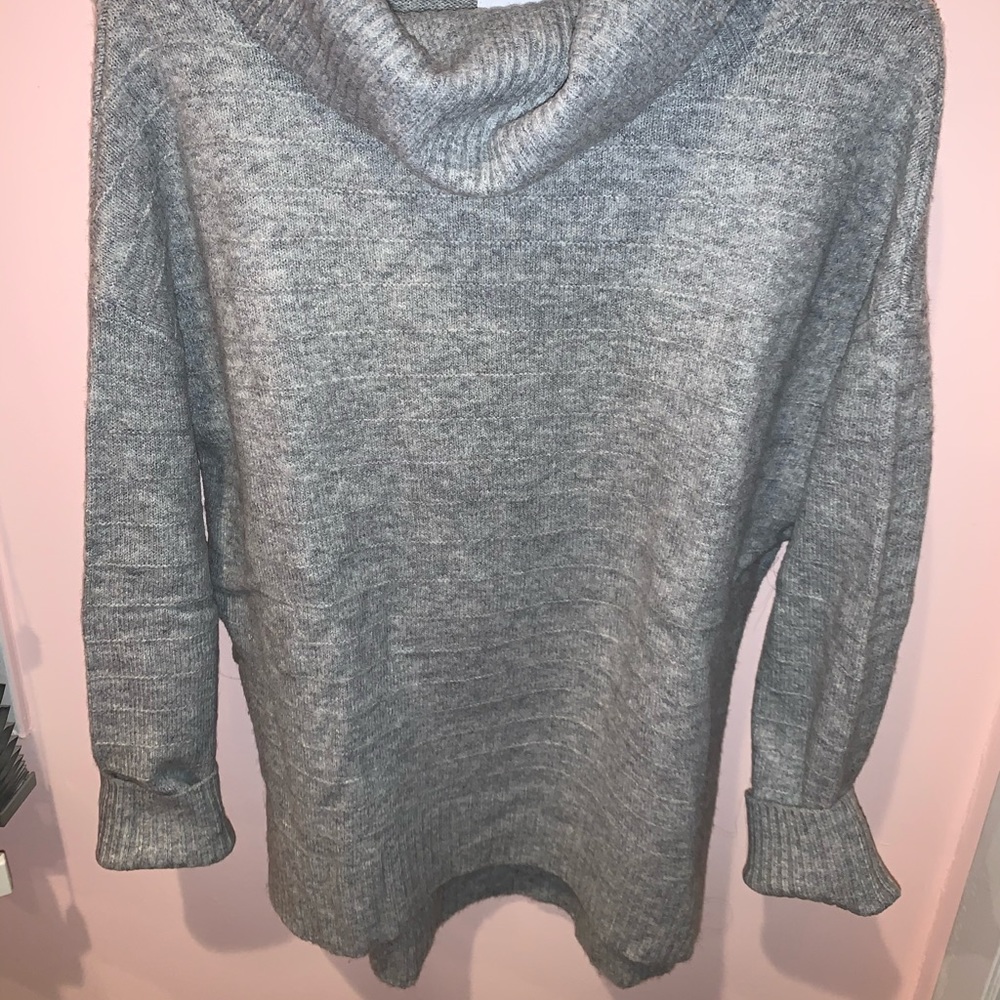 Grey Turtle Neck - Picture 3 of 3